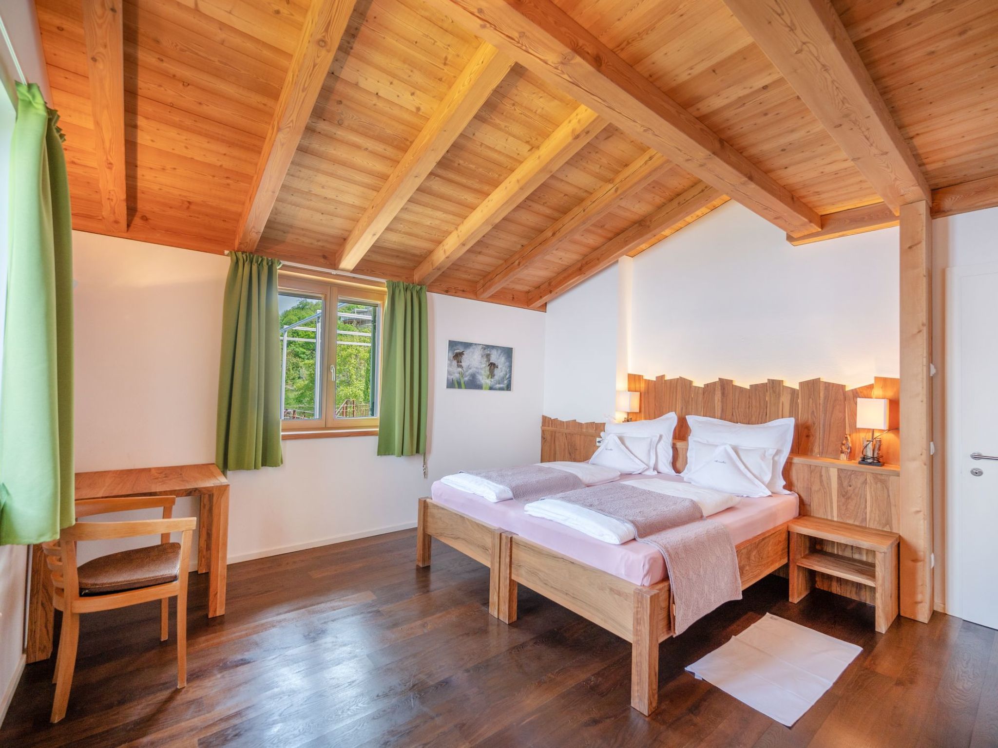 Villa mit schönem Seepanorama und Naturteich-Binnen