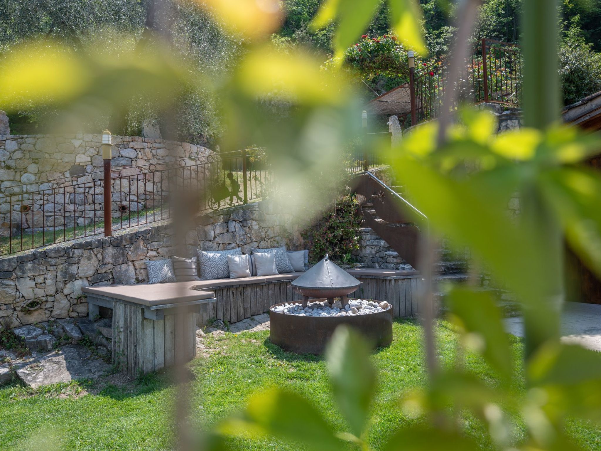 Villa mit schönem Seepanorama und Naturteich-Binnen