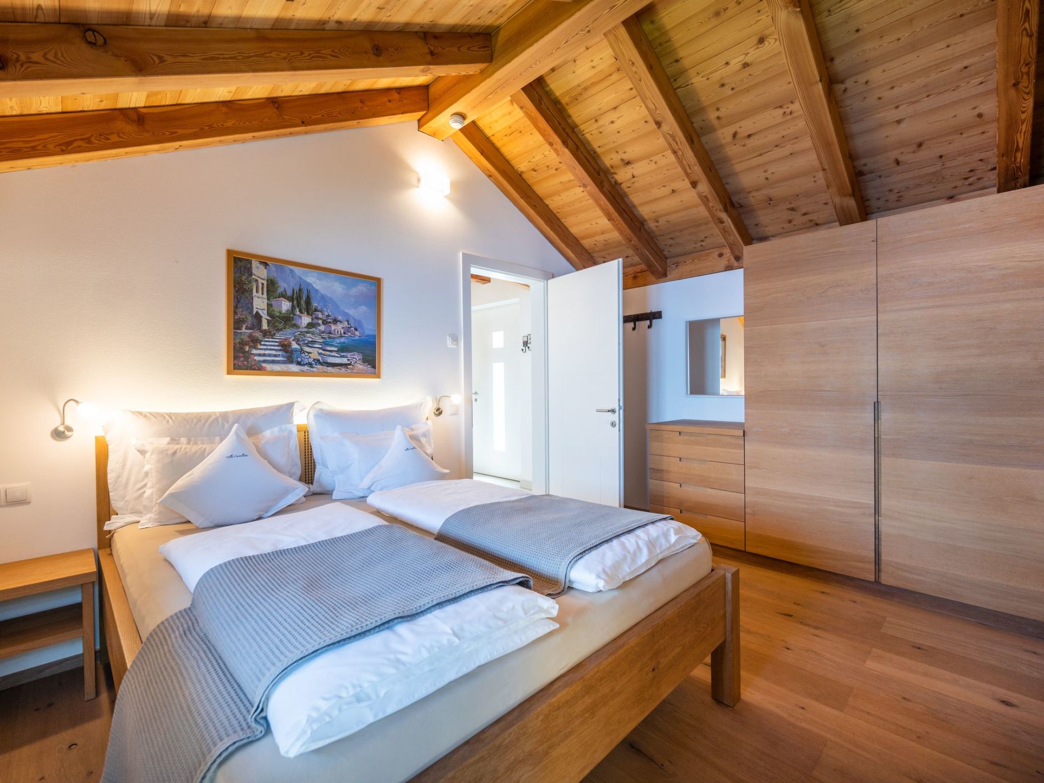 Villa mit schönem Seepanorama und Naturteich-Binnen