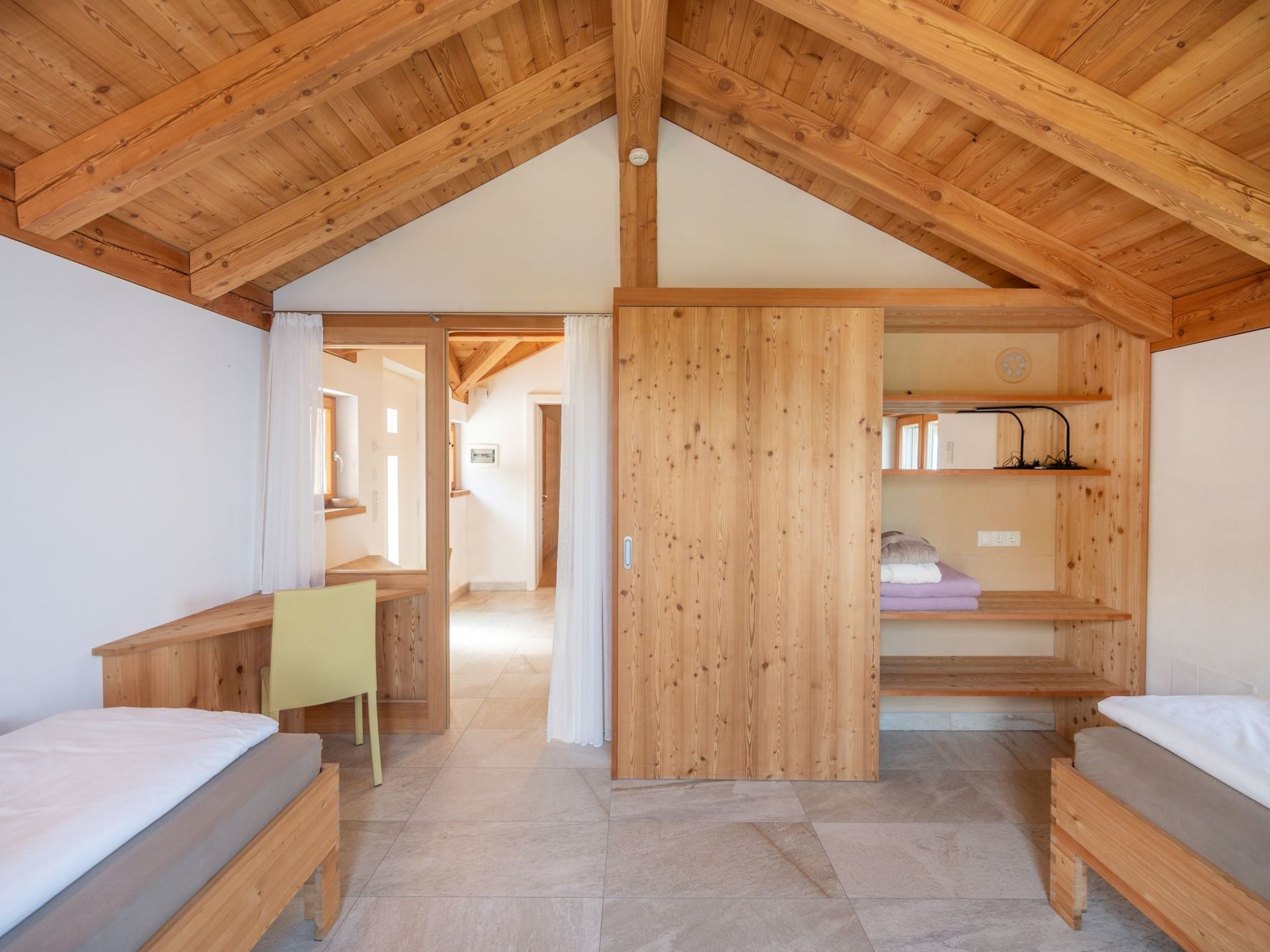 Villa mit schönem Seepanorama und Naturteich-Binnen