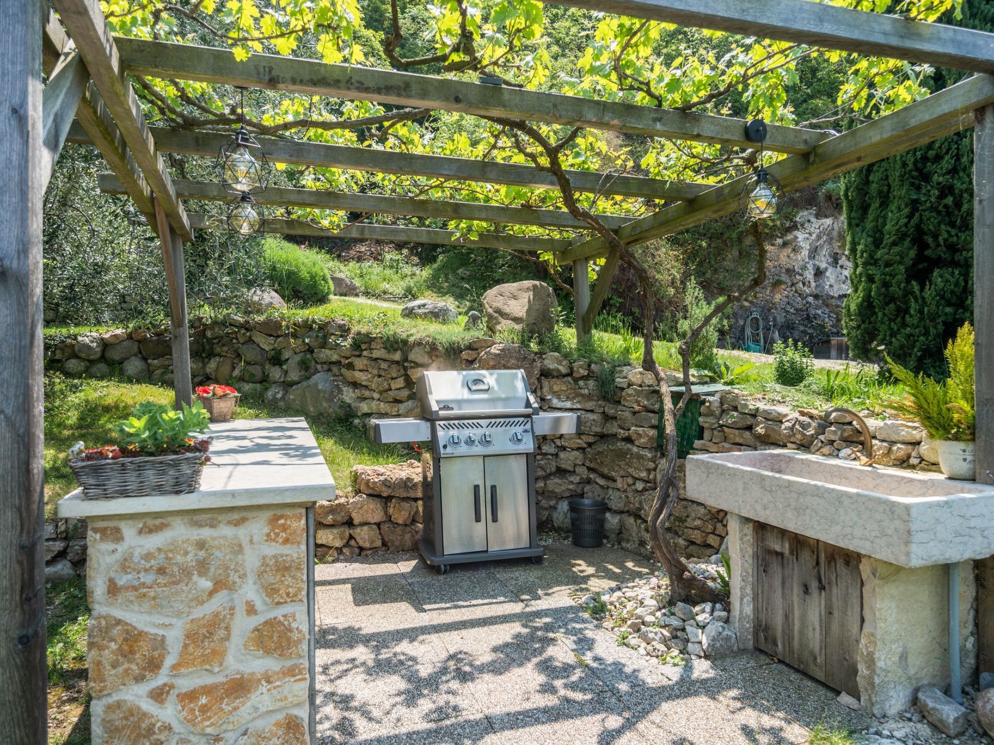 Villa mit schönem Seepanorama und Naturteich-Binnen