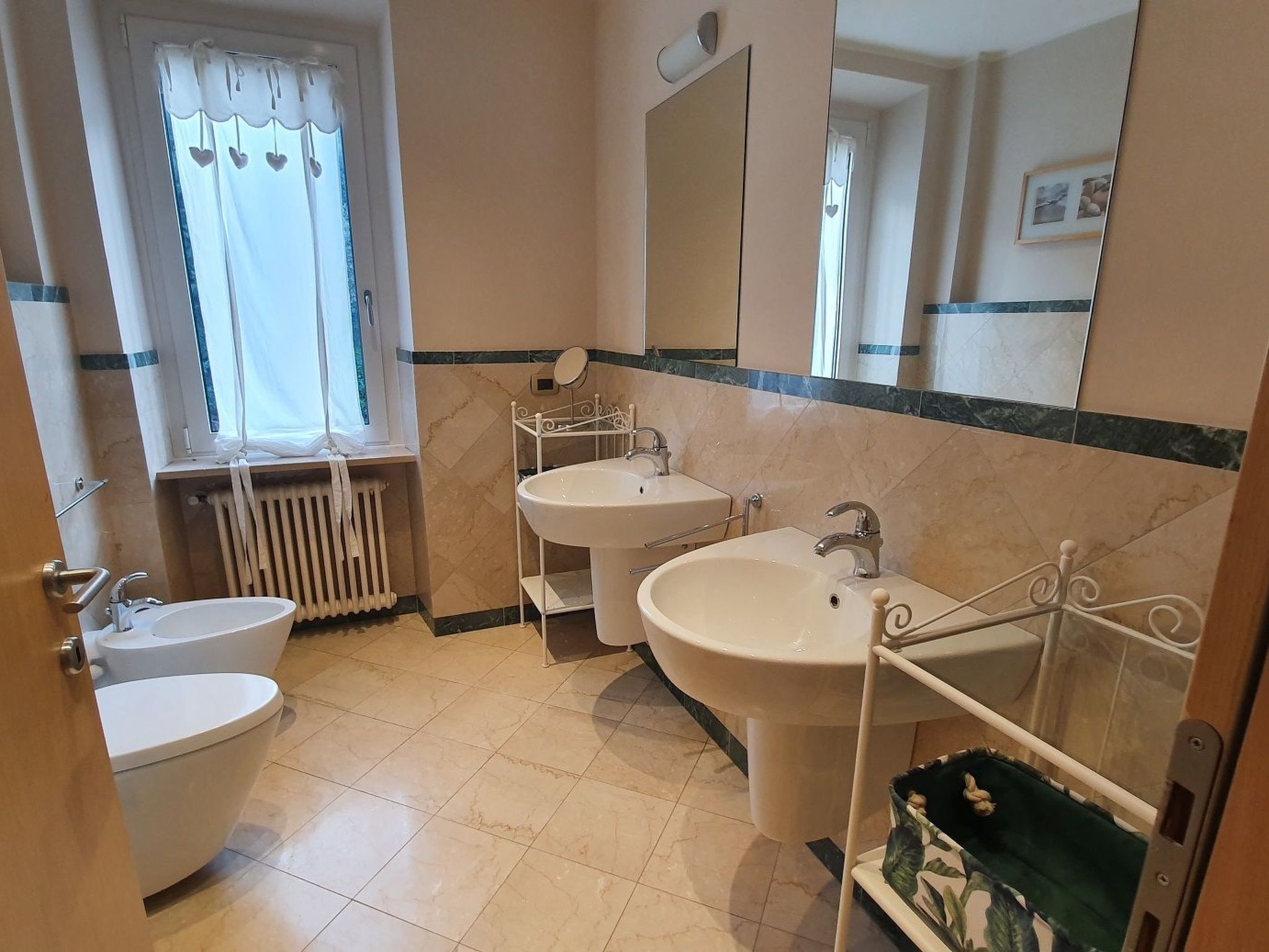 Wohnung 'Casa Cedraia' mit Wasserblick-Binnen