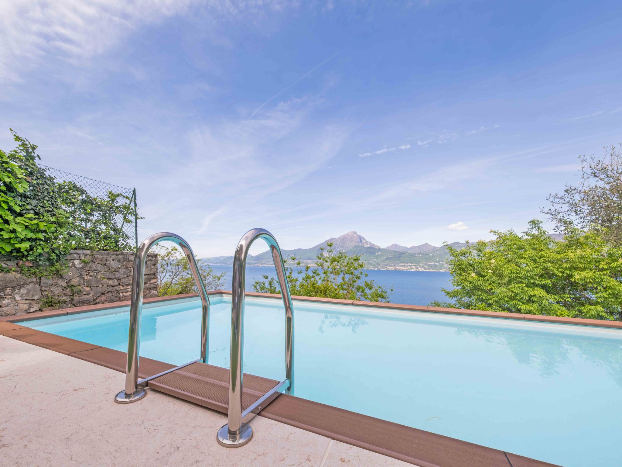 Privater Pool und herrlicher Seeblick-Binnen