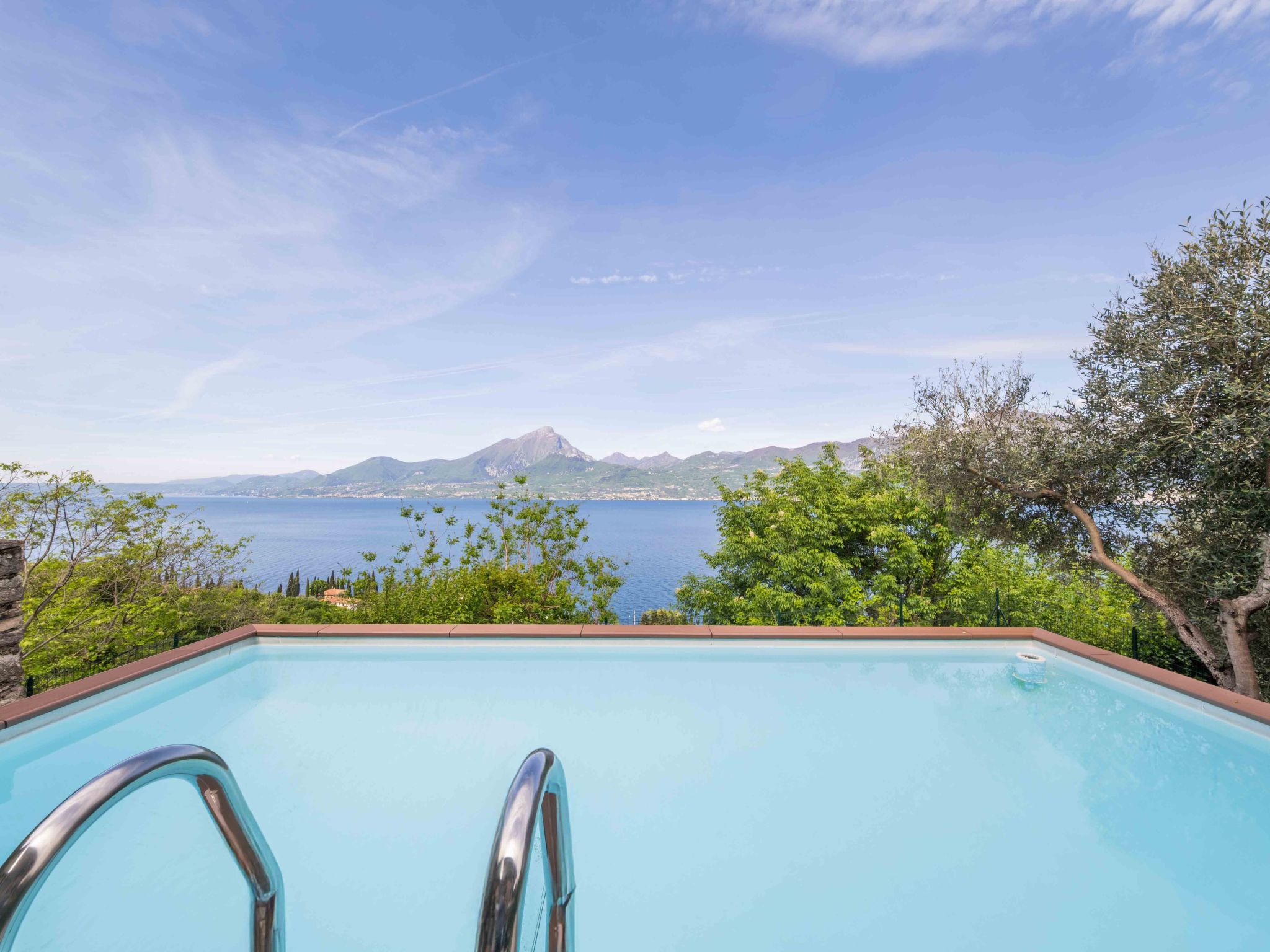 Privater Pool und herrlicher Seeblick-Binnen