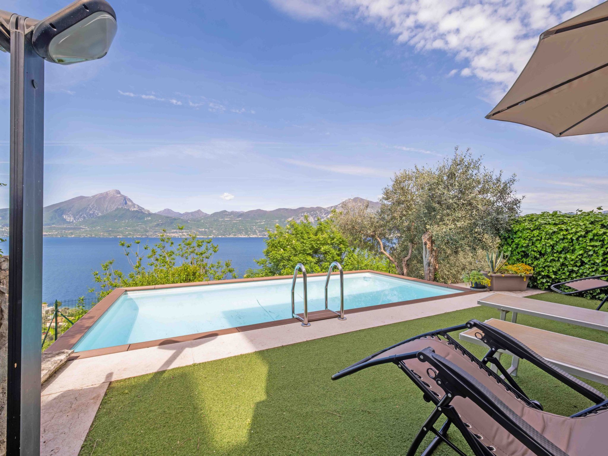 Privater Pool und herrlicher Seeblick-Binnen