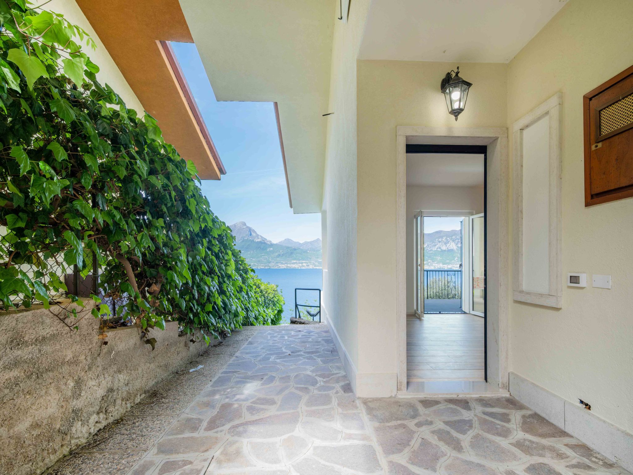 Privater Pool und herrlicher Seeblick-Binnen