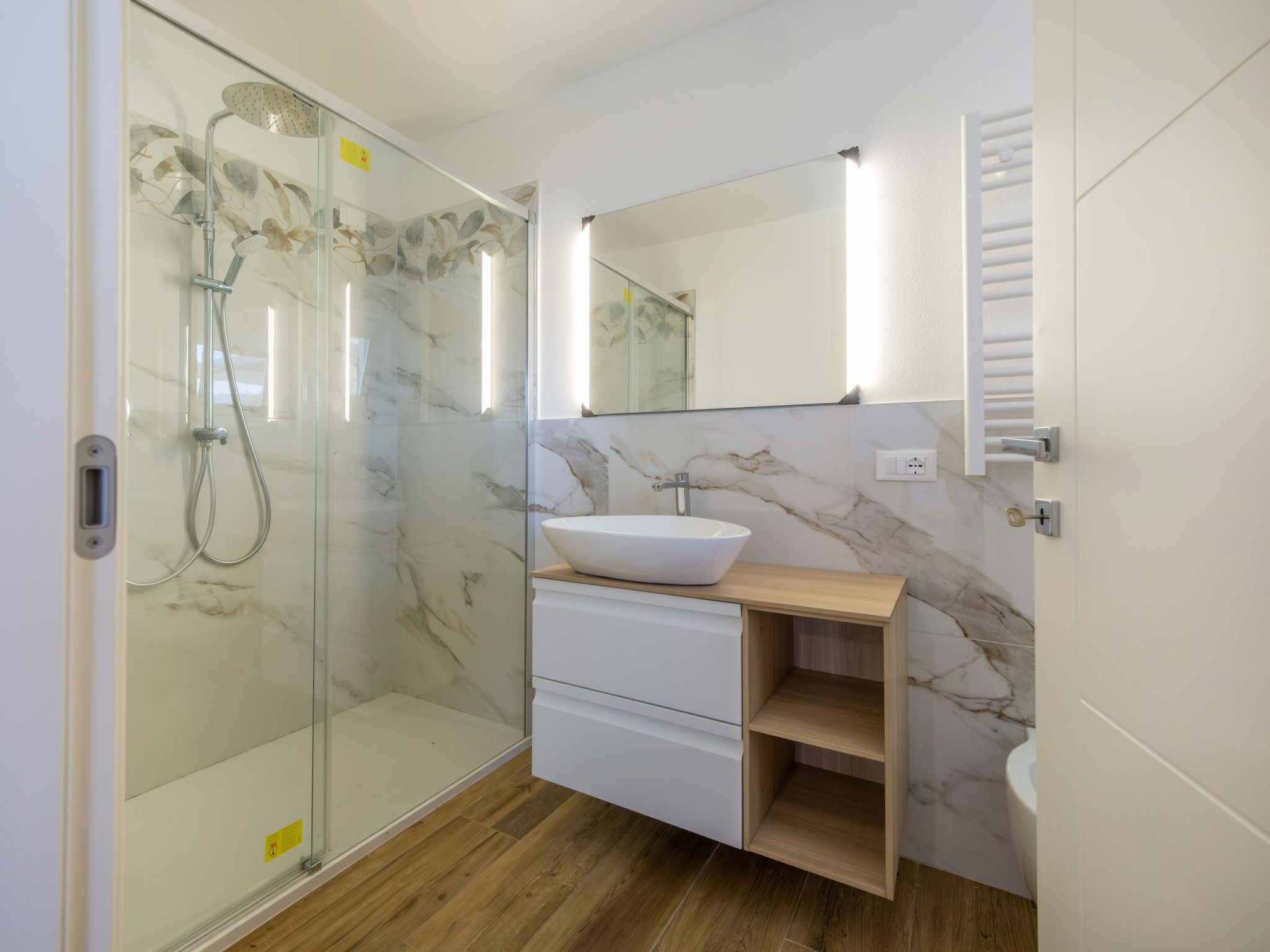 Privater Pool und herrlicher Seeblick-Binnen