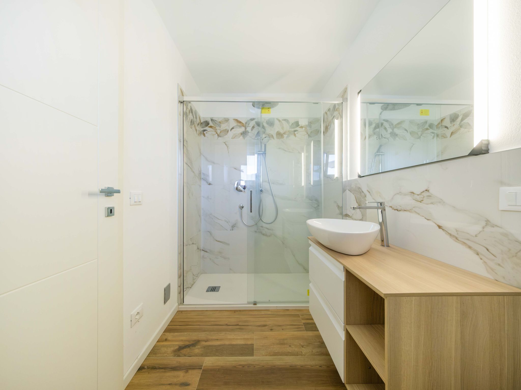 Privater Pool und herrlicher Seeblick-Binnen