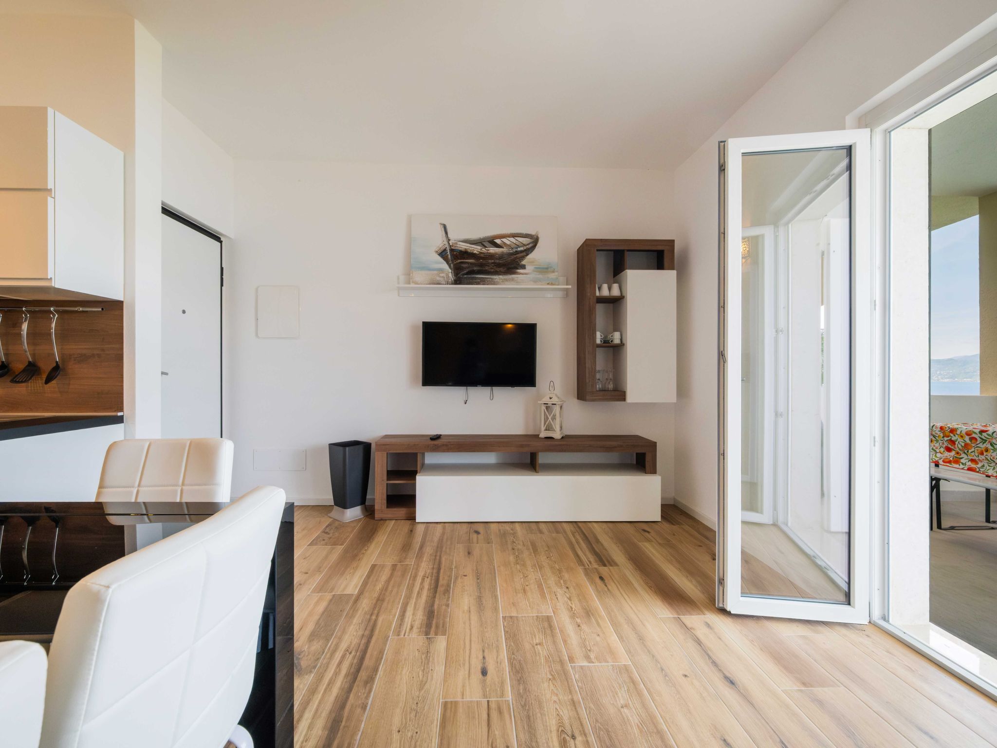 Privater Pool und herrlicher Seeblick-Binnen