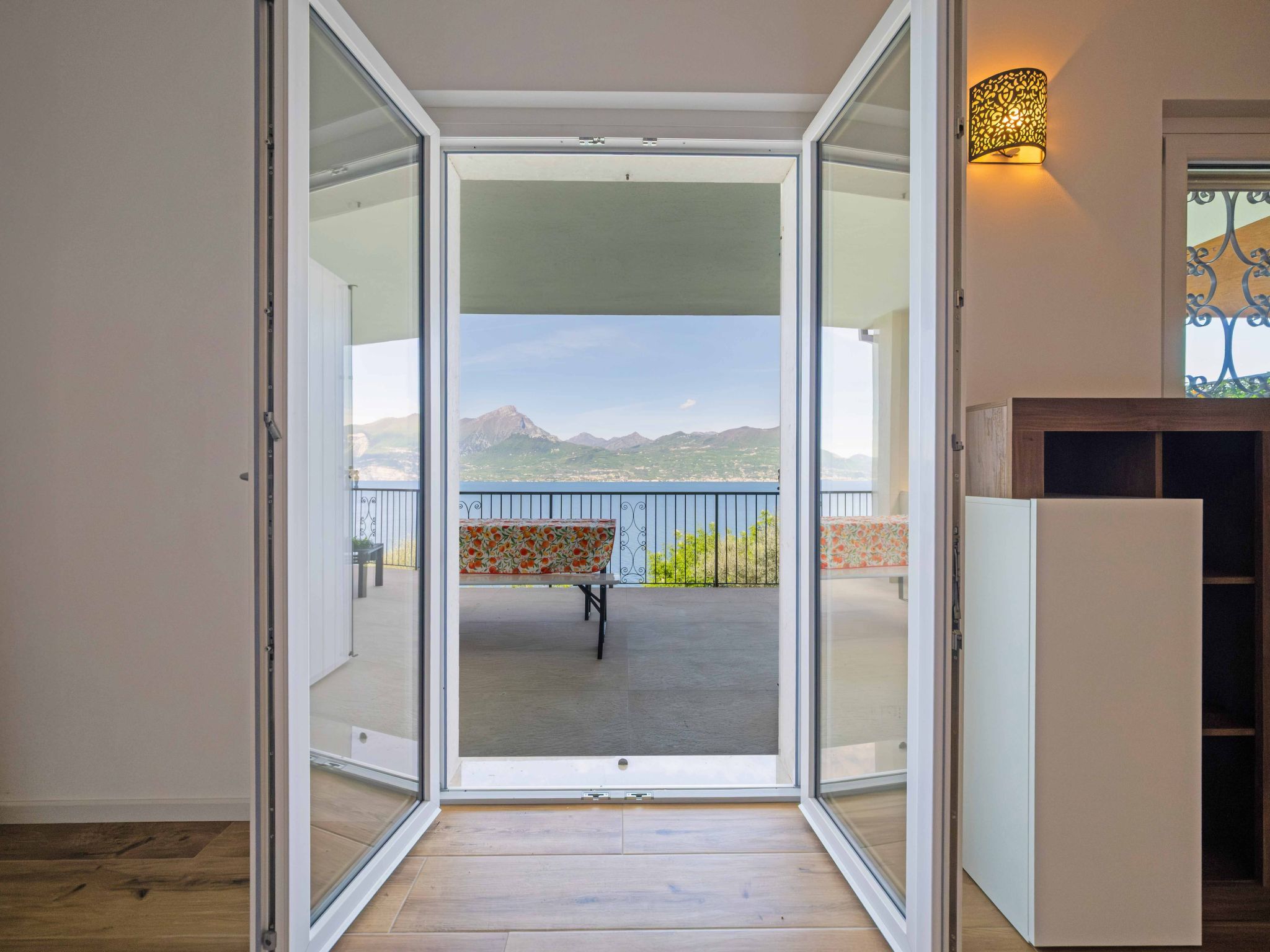 Privater Pool und herrlicher Seeblick-Binnen