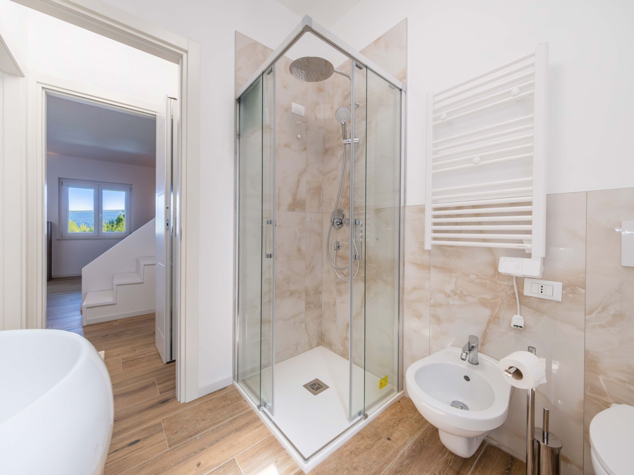 Privater Pool und herrlicher Seeblick-Binnen