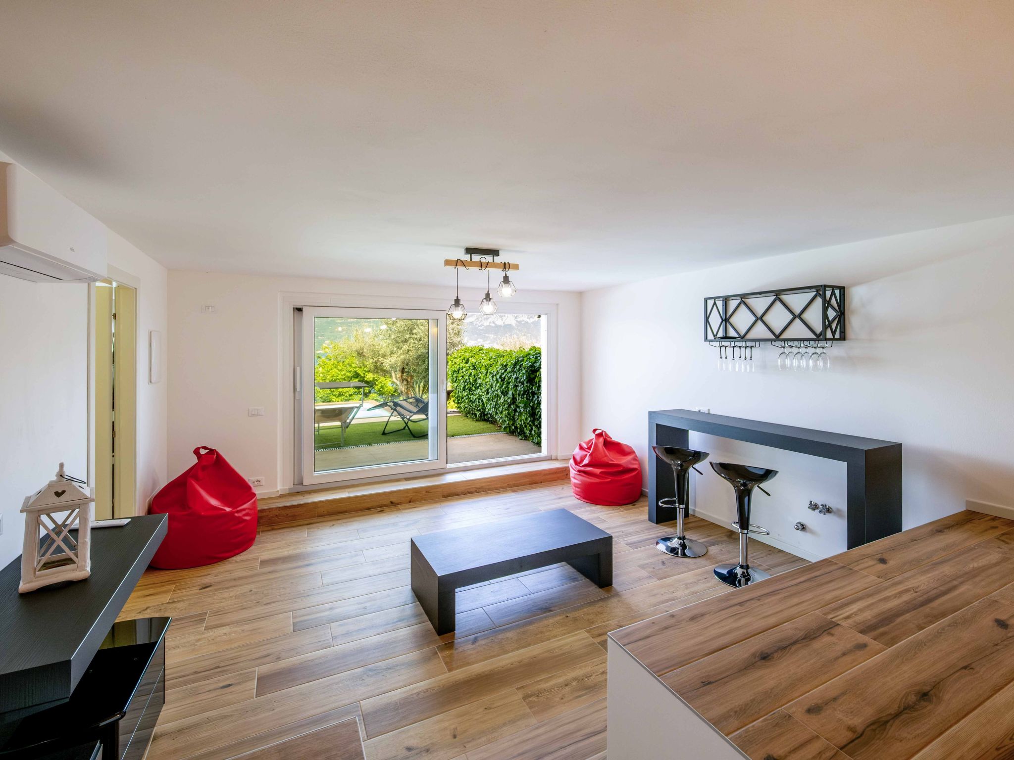 Privater Pool und herrlicher Seeblick-Binnen