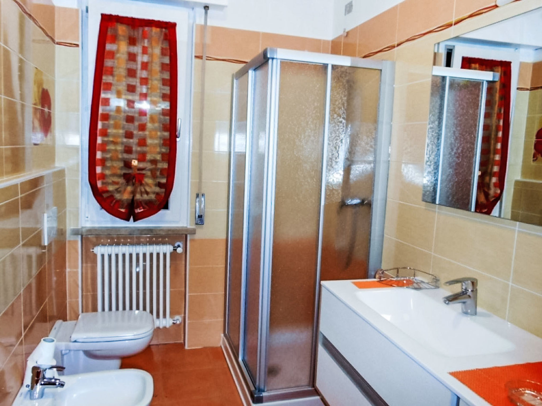 Gelbe Wohnung 65qm mit Garten und Seeblick - Binnen