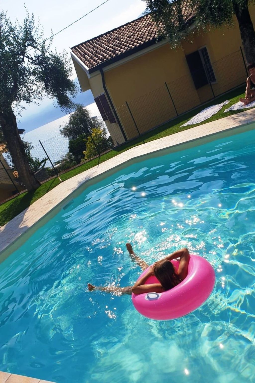 Vakantiehuis met omheinde tuin in Albisano (Italië) 1 hond is welkom