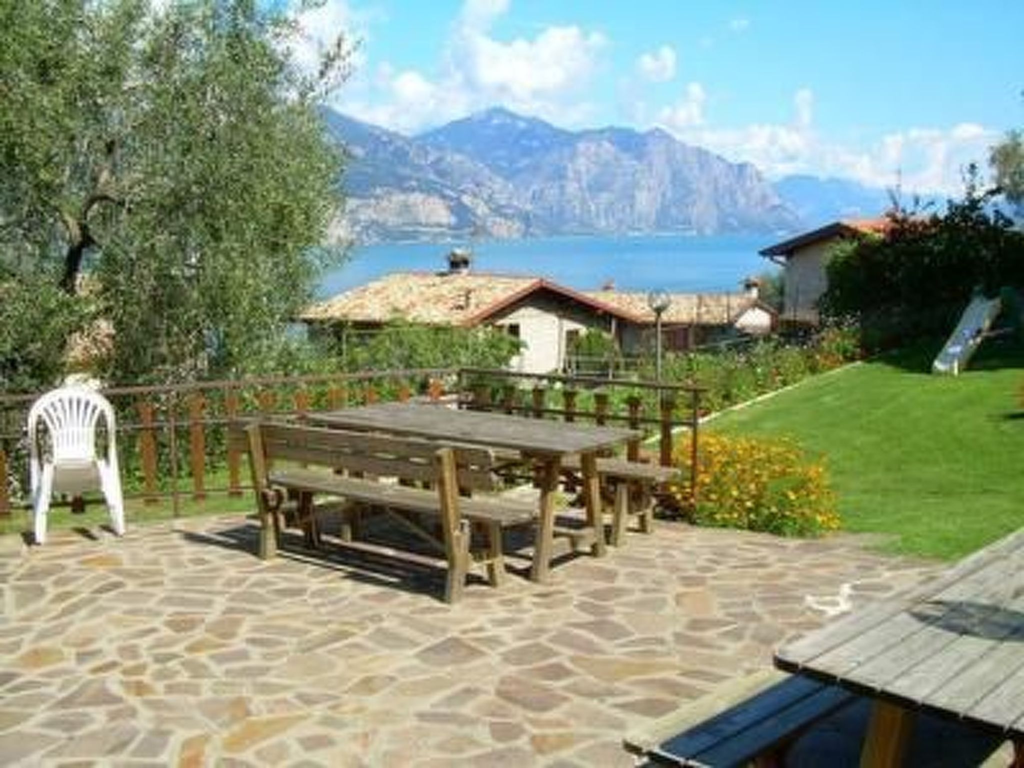 Wohnung nr. 2 im Casa Mary mit Balkon und Seeblick-Binnen