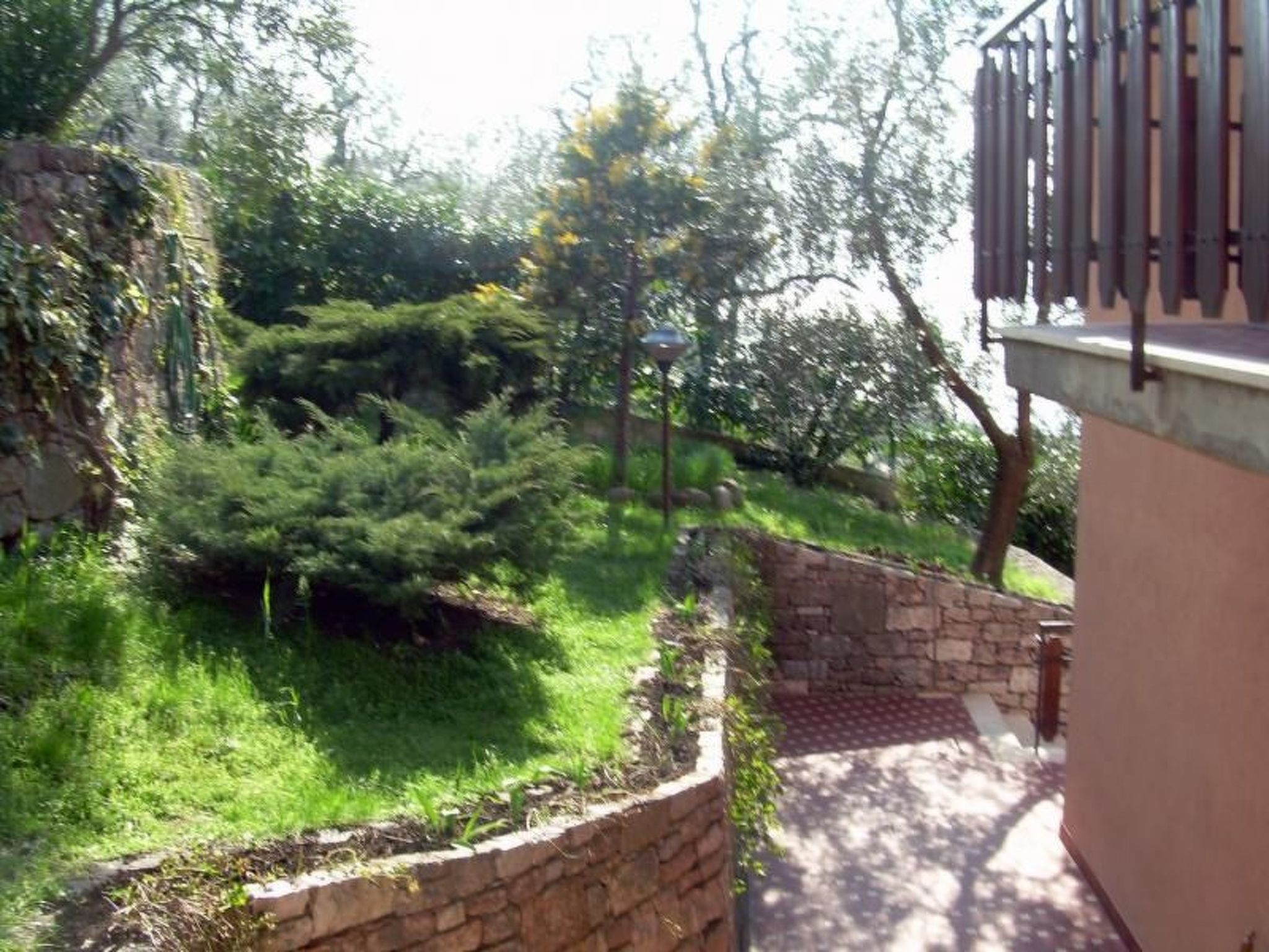 Wohnung mit schönem Garten-Dedans