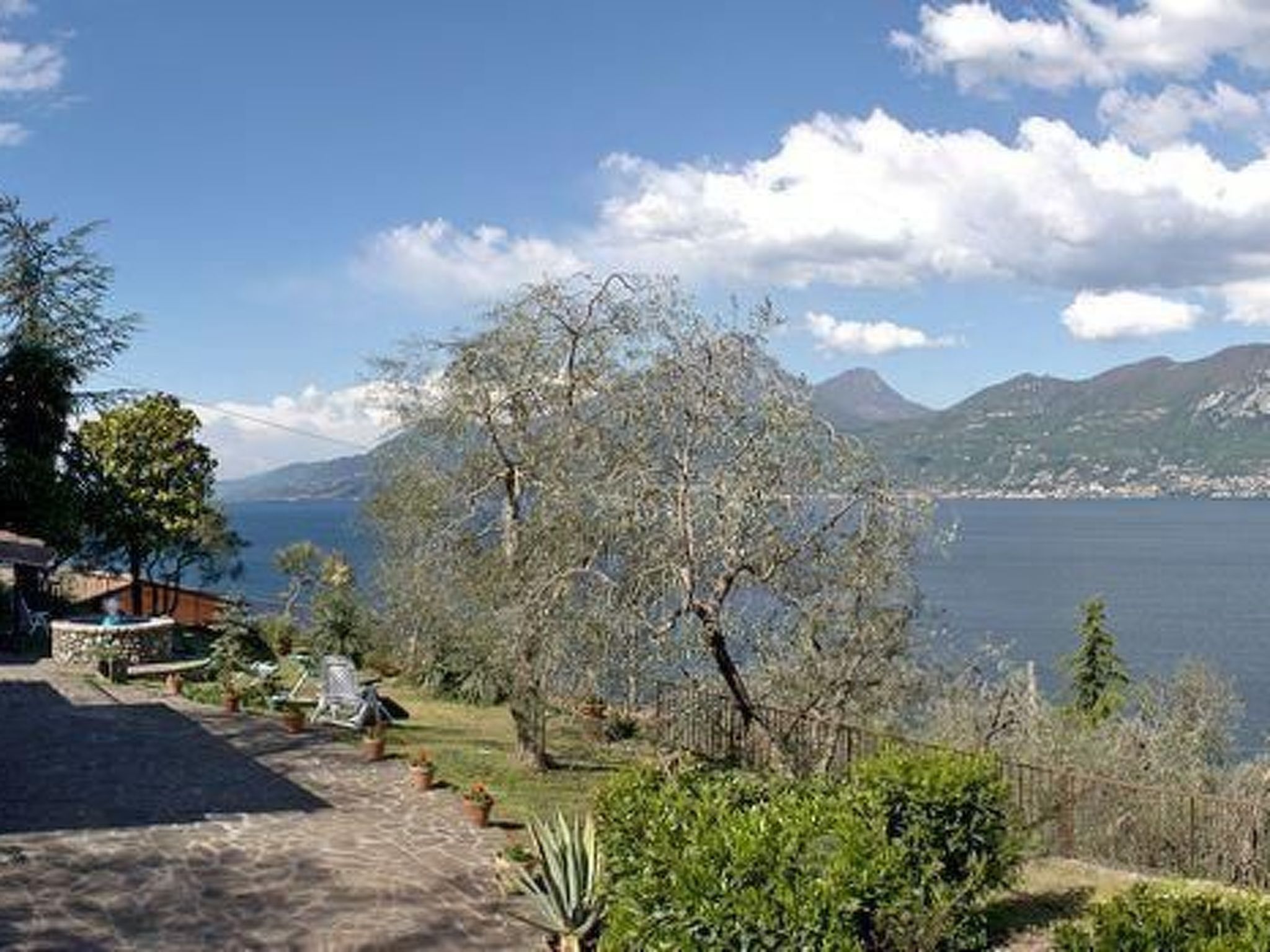 Wohnung mit schönem Garten-Dedans