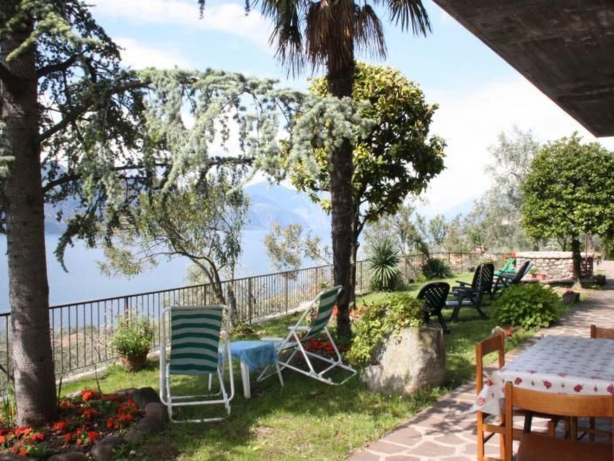 Wohnung mit schönem Garten-Dedans