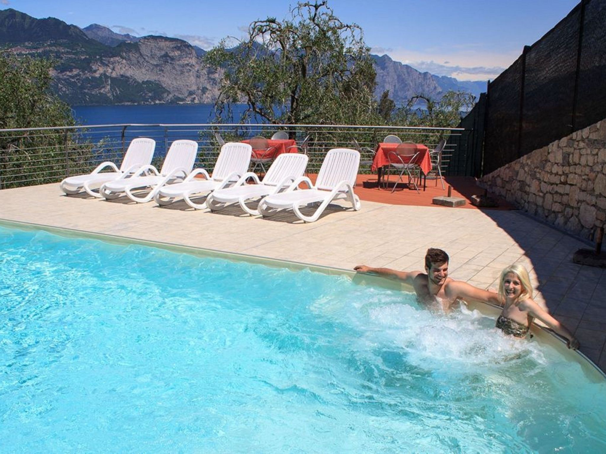 Wohnung mit schönem Garten-Dedans