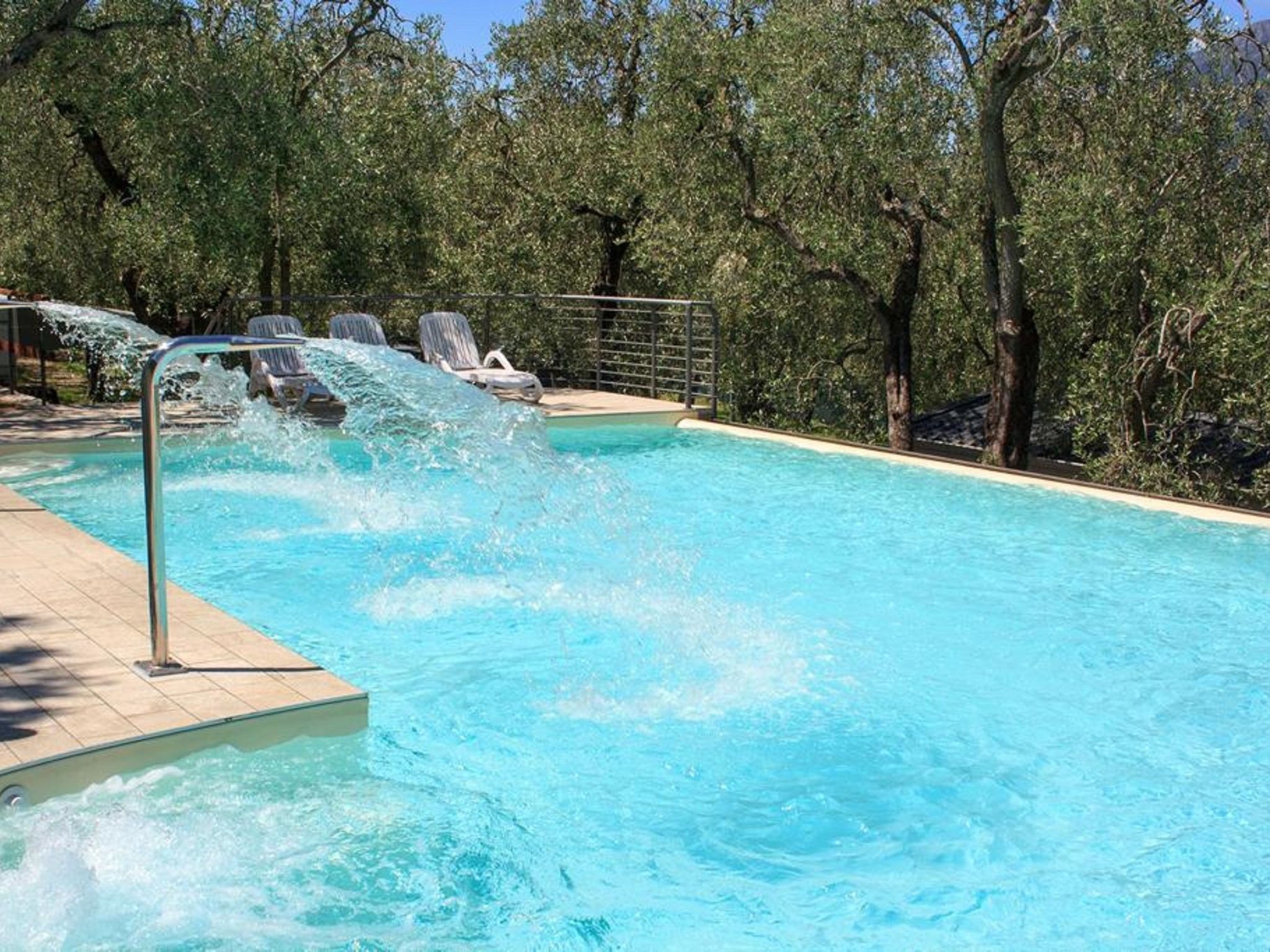Wohnung mit schönem Garten-Dedans