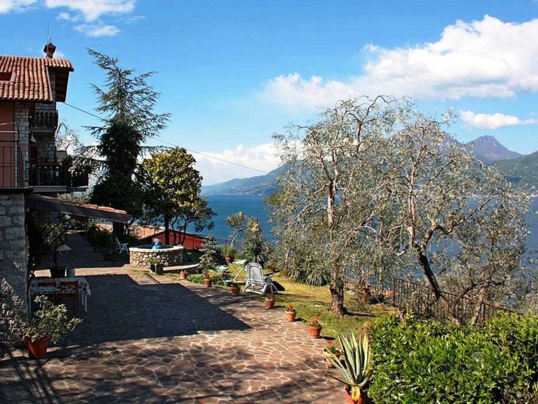 Wohnung mit schönem Garten-Dedans