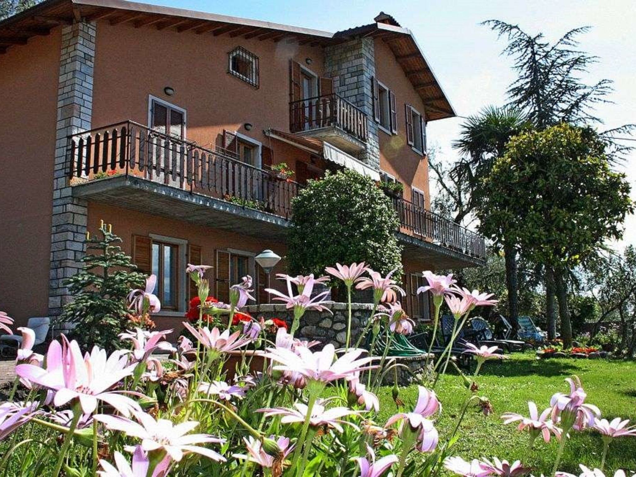 Wohnung mit schönem Garten-Dedans