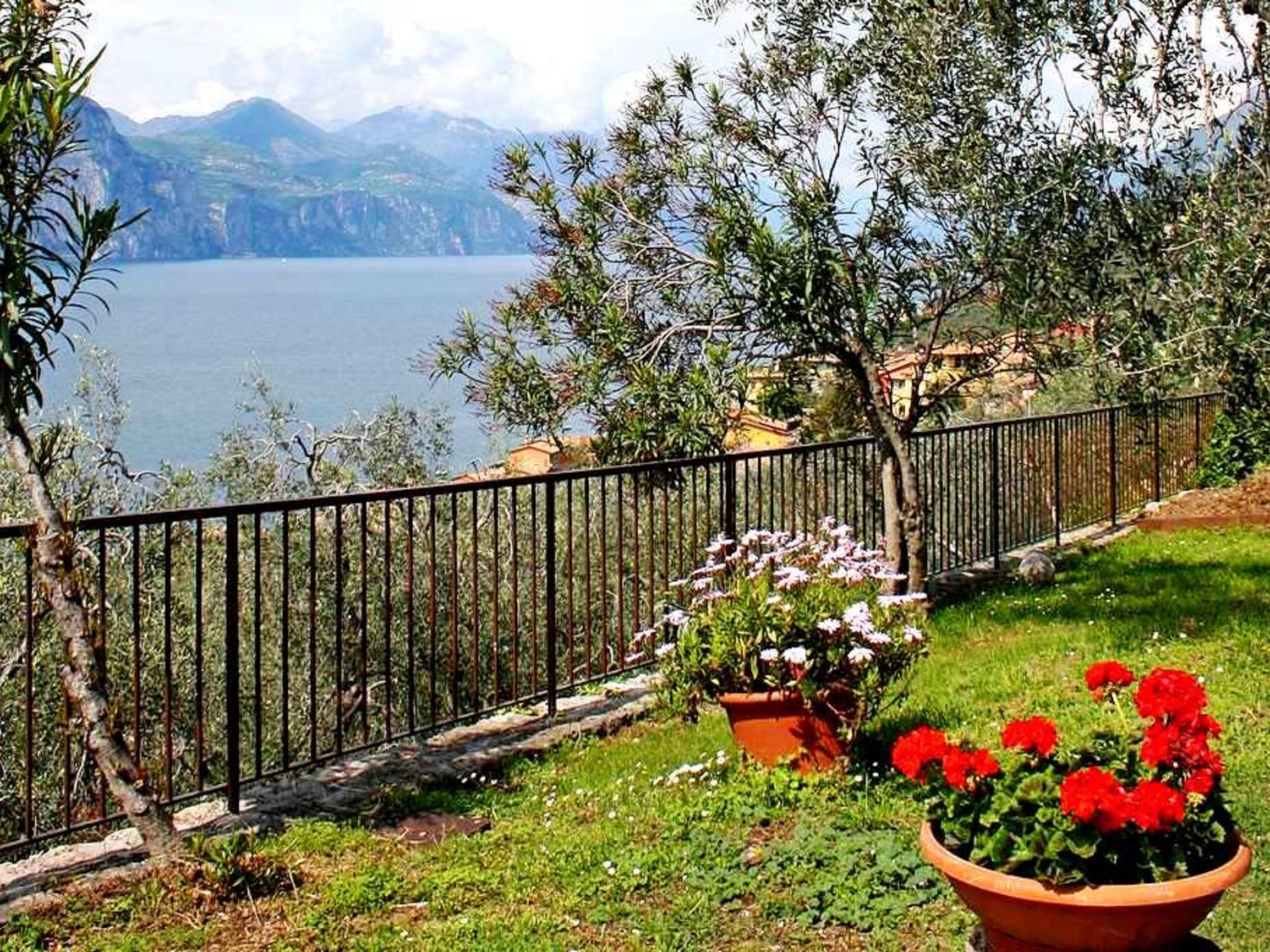 Wohnung mit schönem Garten-Dedans