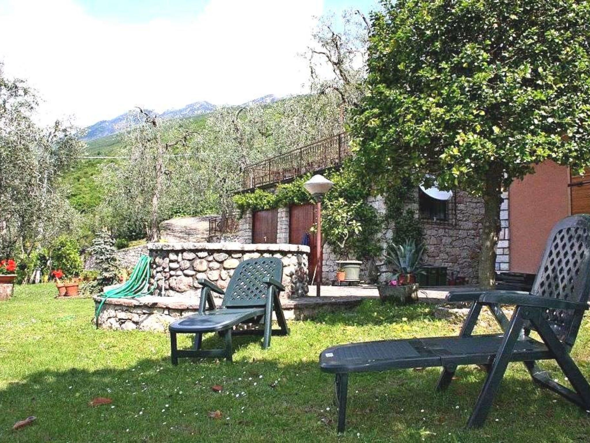 Wohnung mit schönem Garten-Dedans