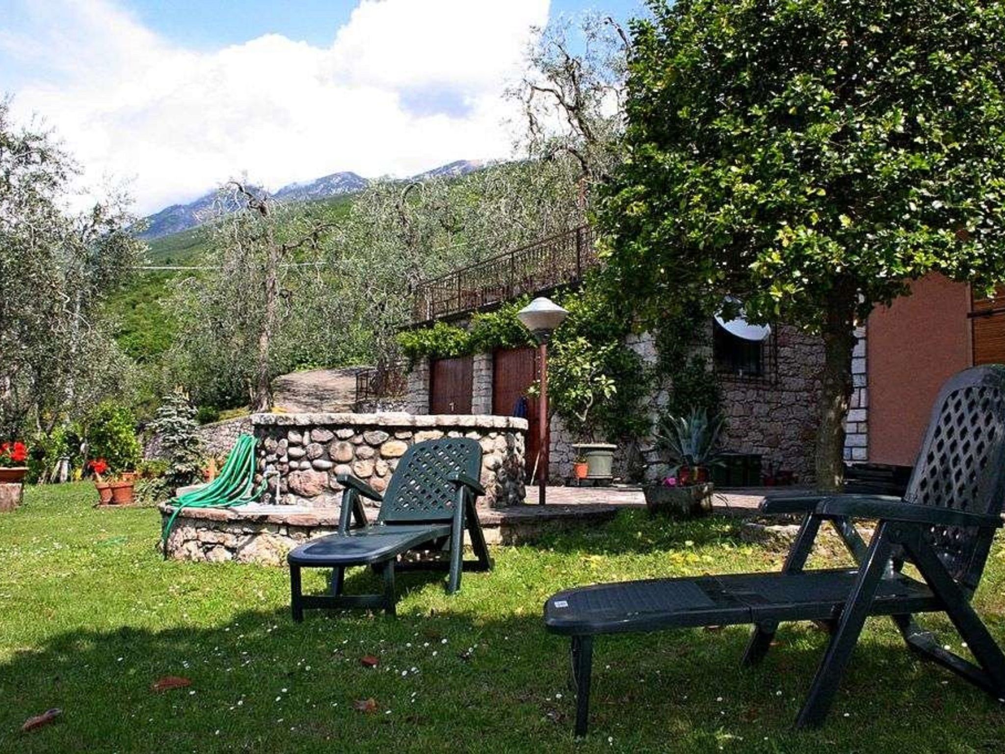 Wohnung mit schönem Garten-Dedans