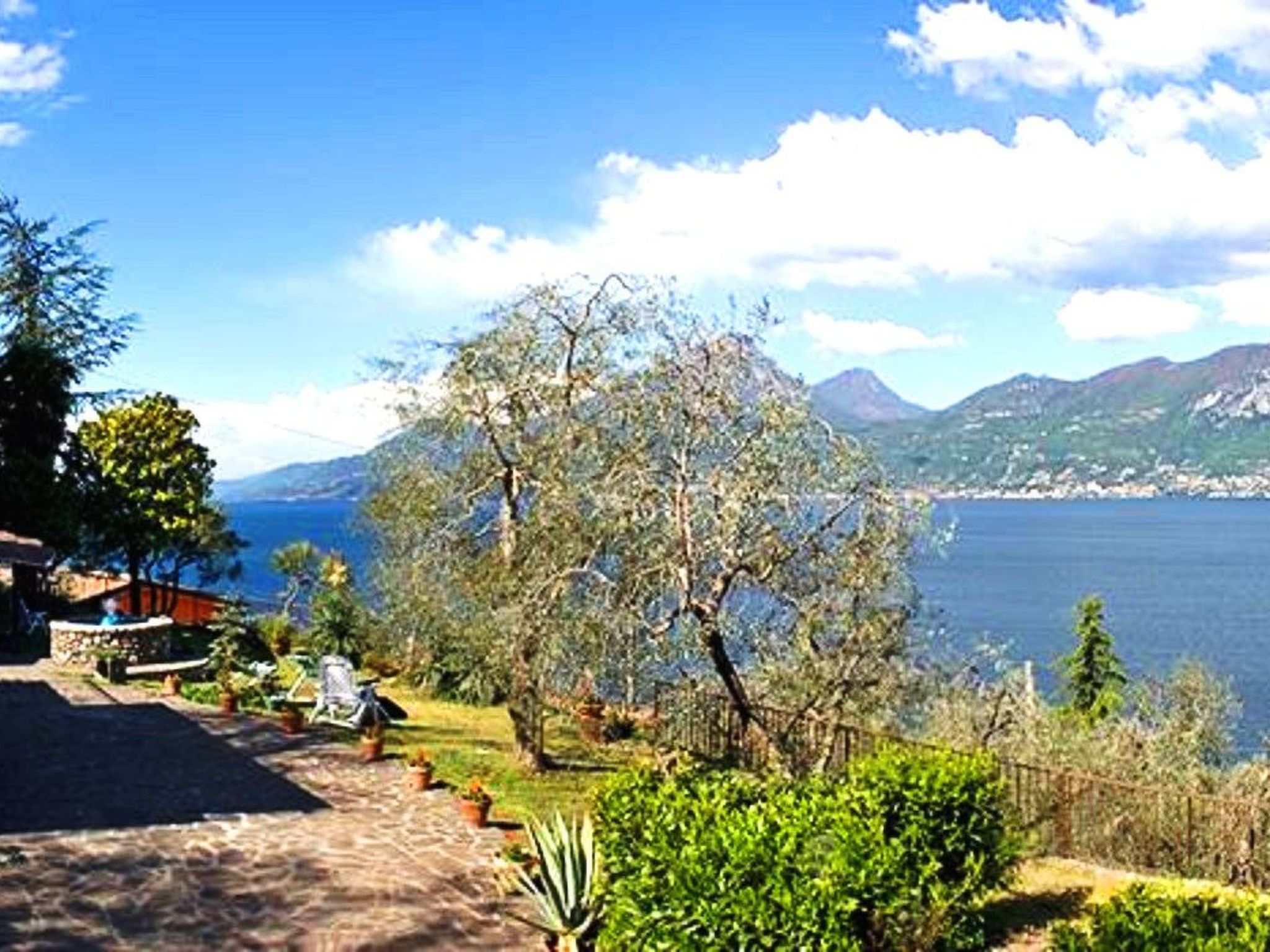 Wohnung mit schönem Garten-Dedans