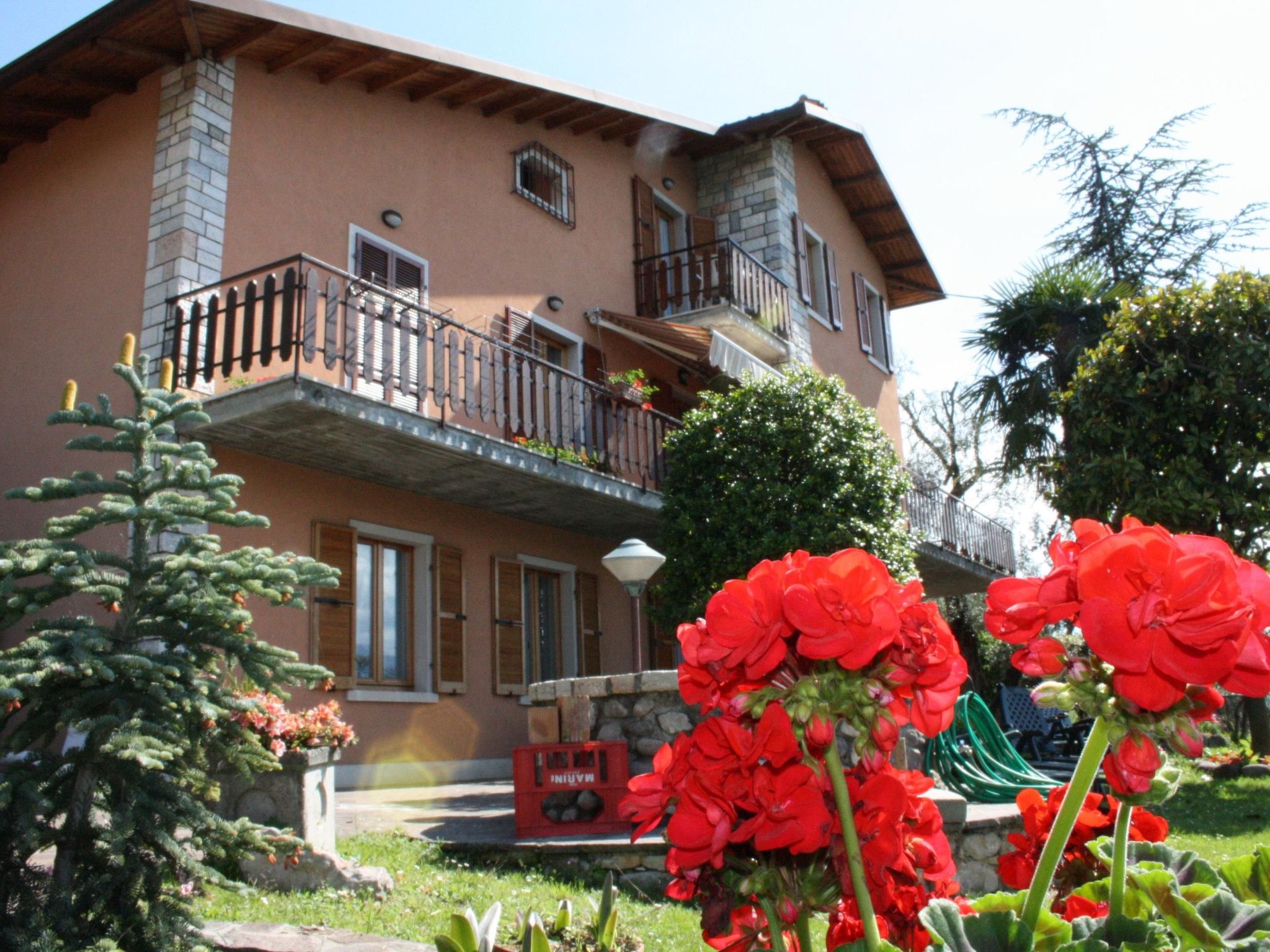 Wohnung mit schönem Garten-Dedans