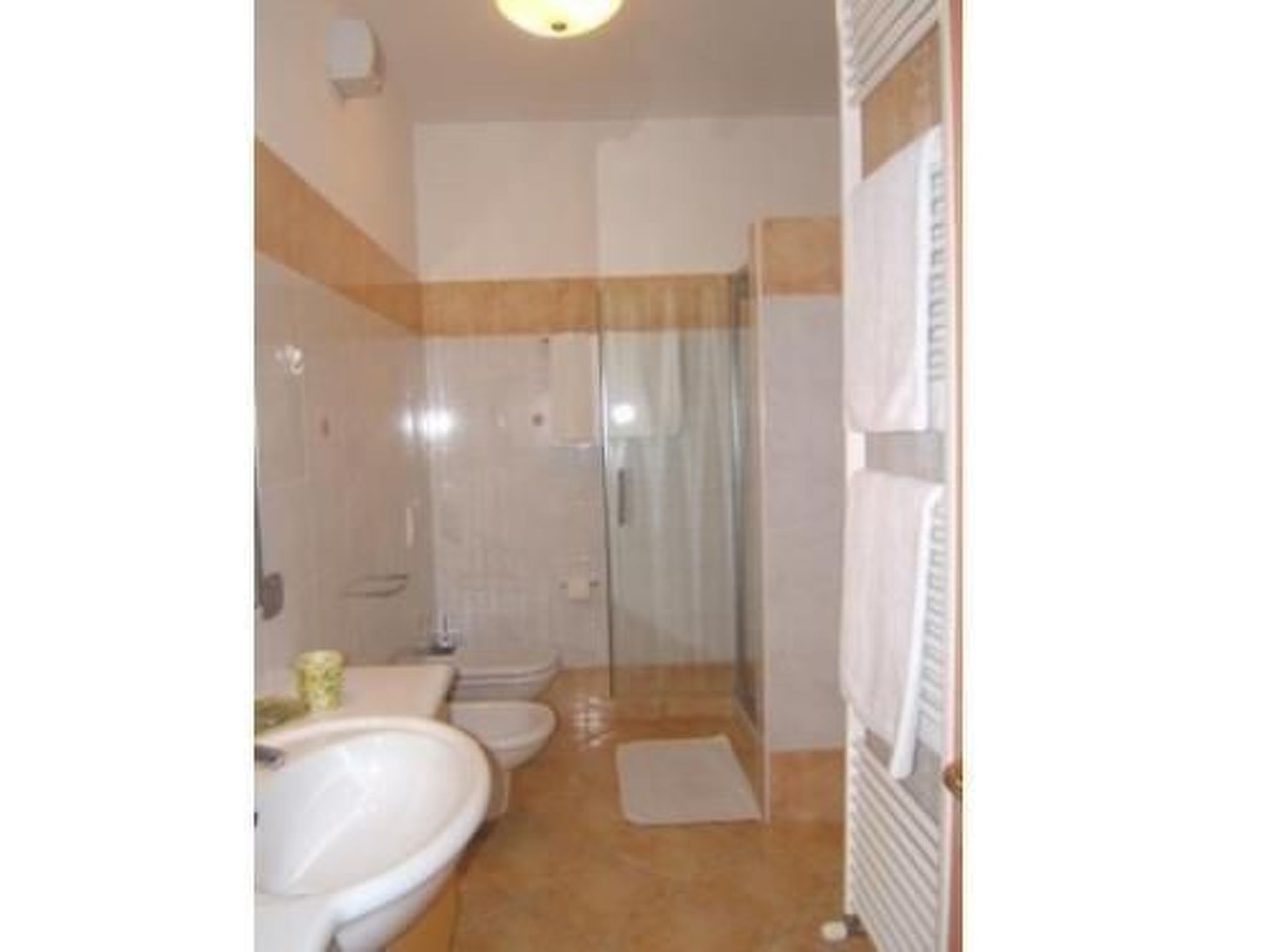 Photo of Mary Apartments mit Schwimmbadbenutzung zona centrale