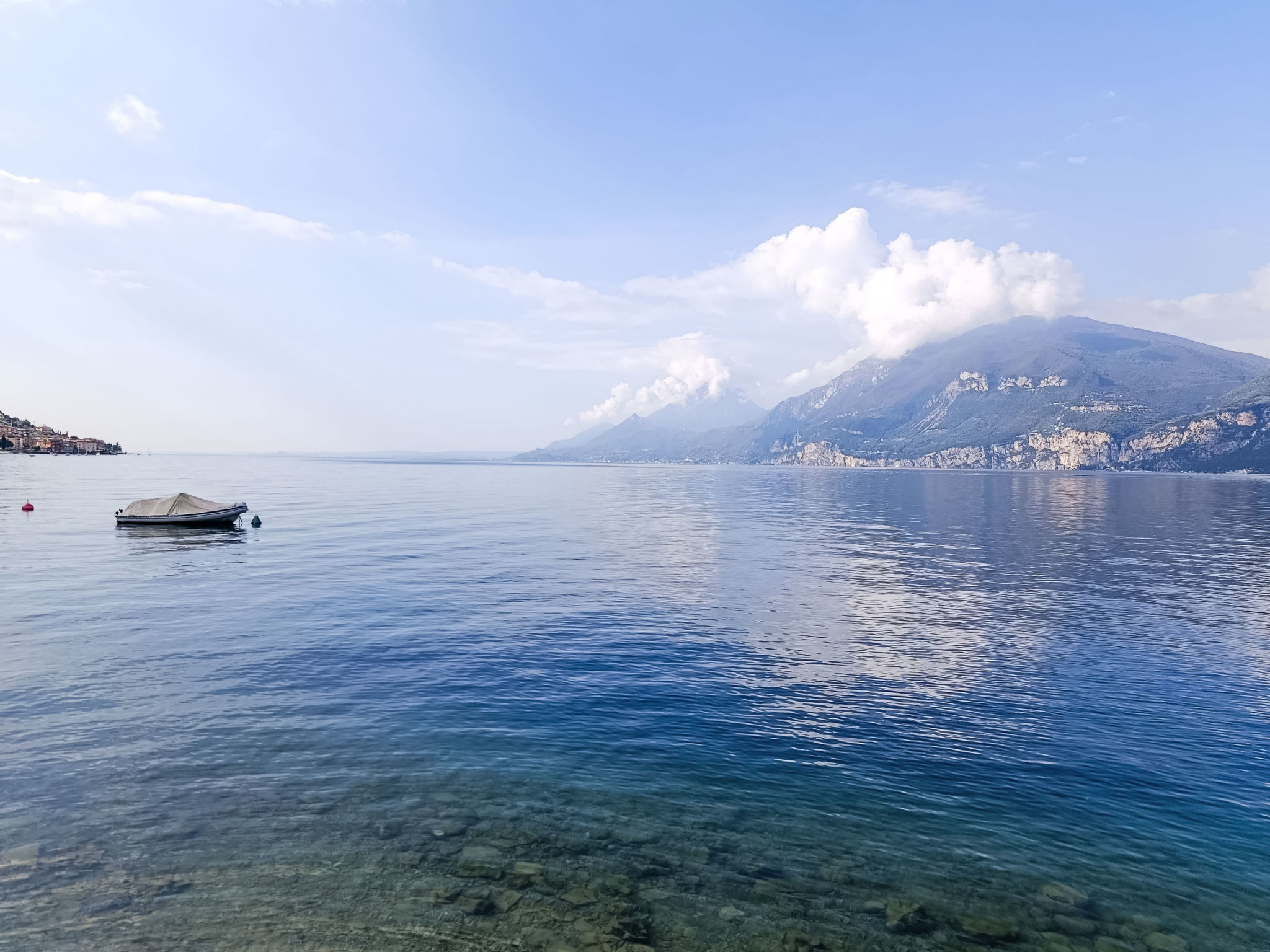 Photo of Wohnung 8 mit Seeblick, Garage, Schwimmbad,