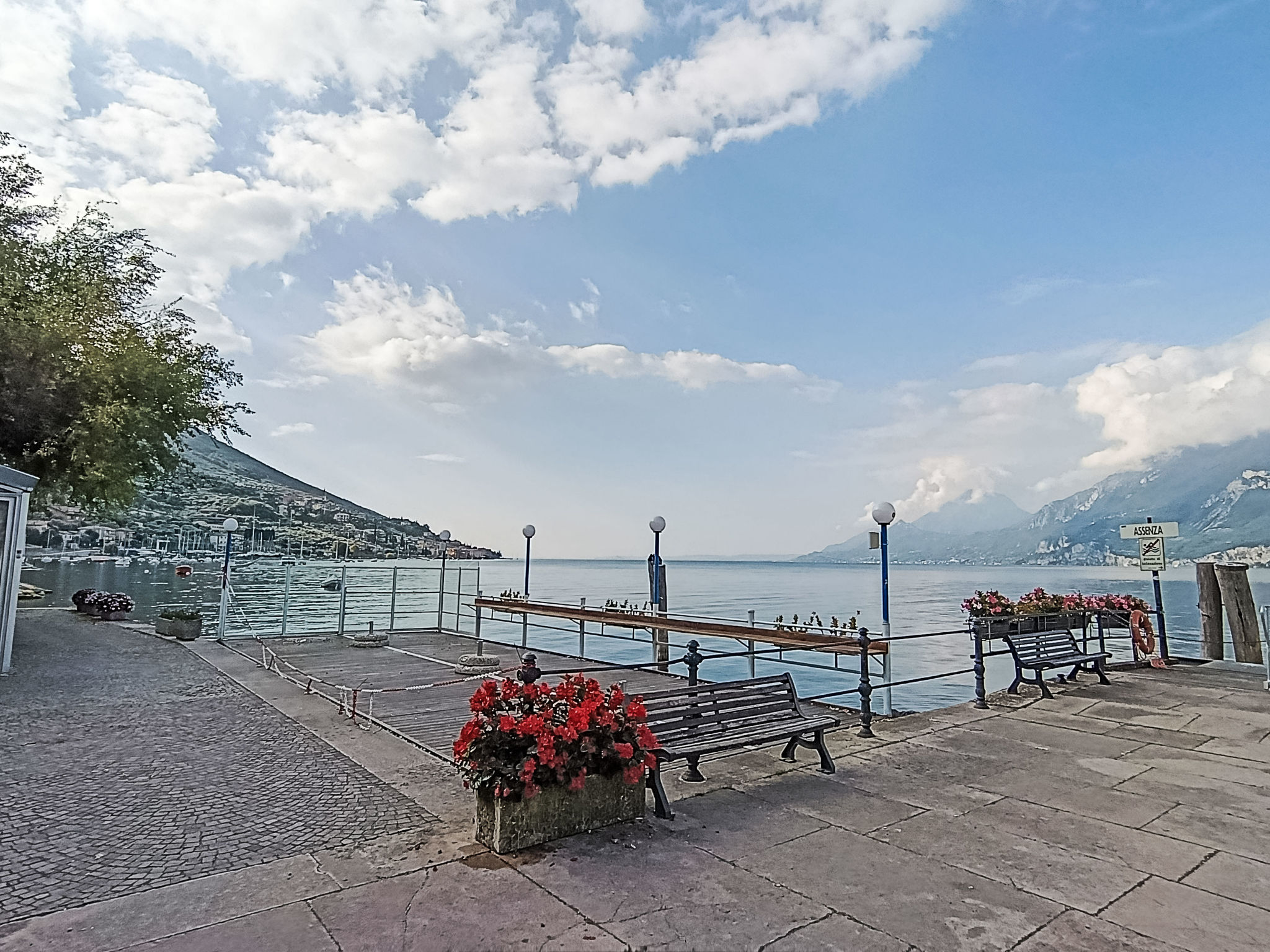 Photo of Wohnung 8 mit Seeblick, Garage, Schwimmbad,