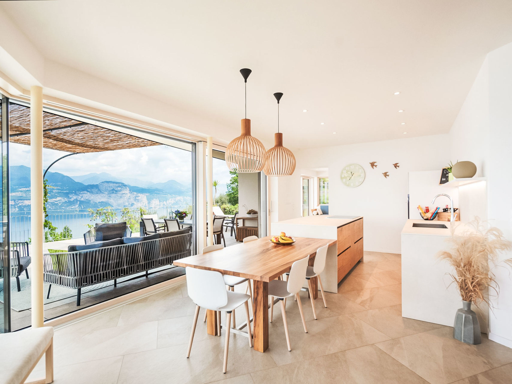 Alleinstehende Villa mit Pool und Traumaussicht