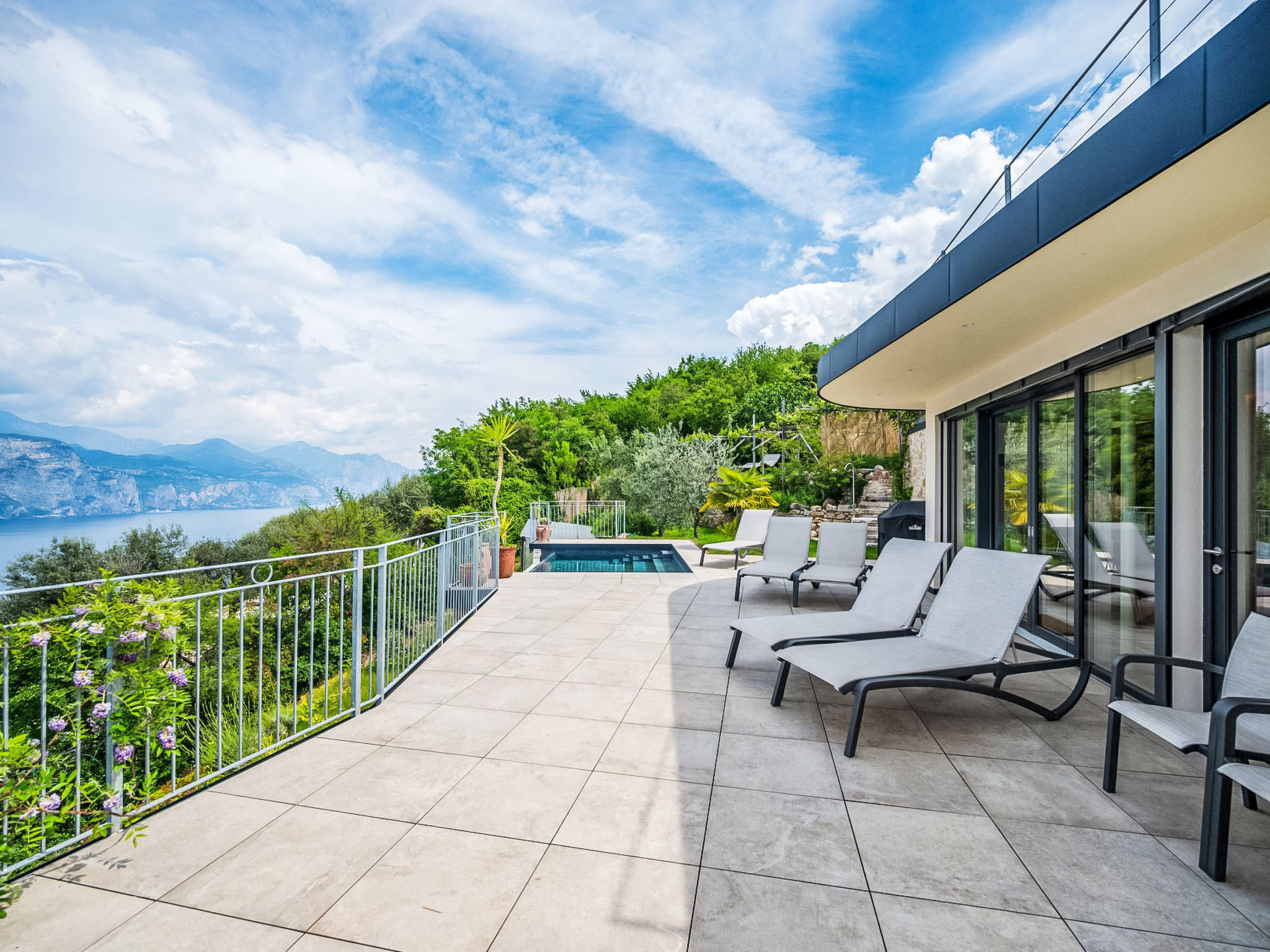 Photo of Alleinstehende Villa mit Pool und Traumaussicht