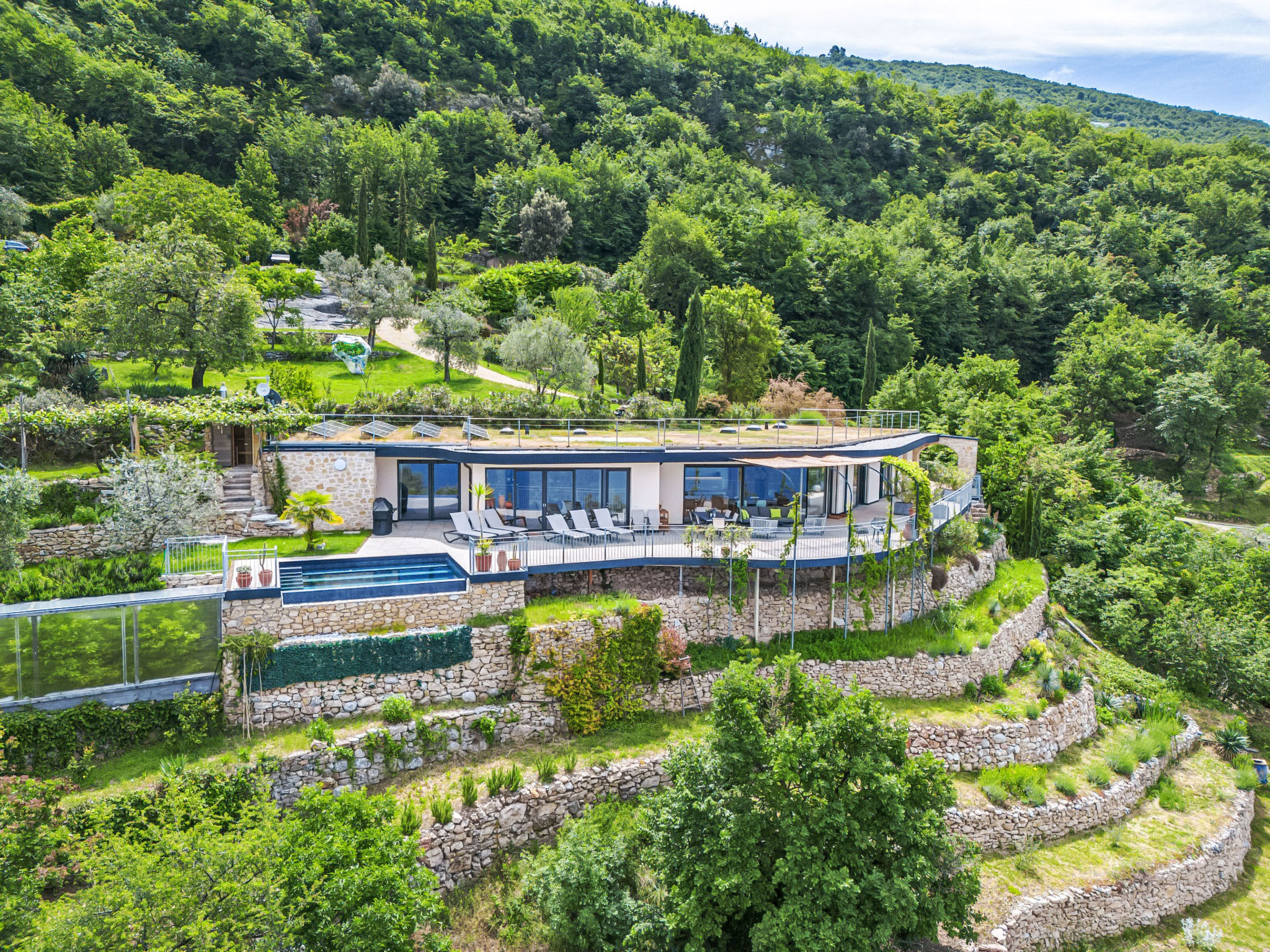 Photo of Alleinstehende Villa mit Pool und Traumaussicht