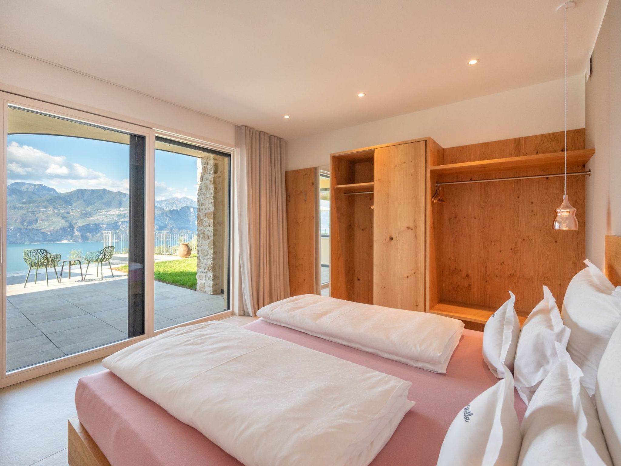 Alleinstehende Villa mit Pool und Traumaussicht-Inside