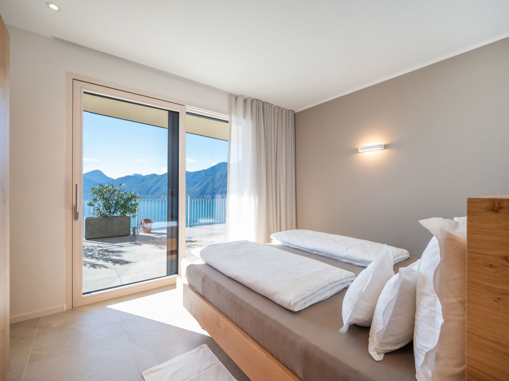 Alleinstehende Villa mit Pool und Traumaussicht-Inside