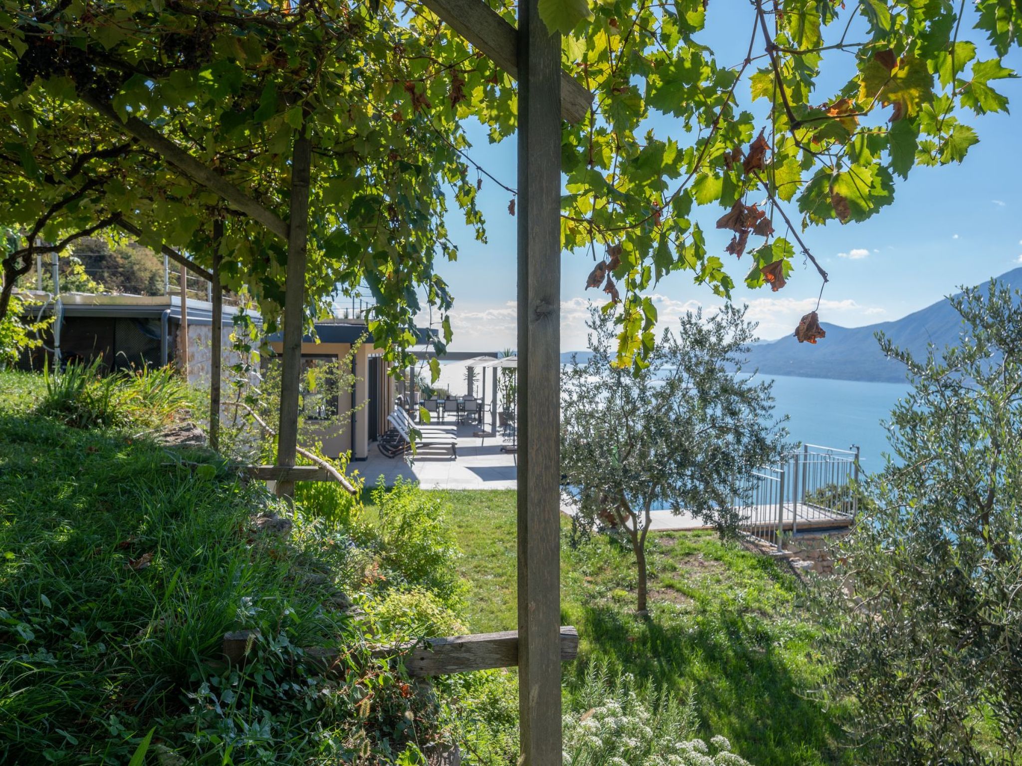 Alleinstehende Villa mit Pool und Traumaussicht-Inside