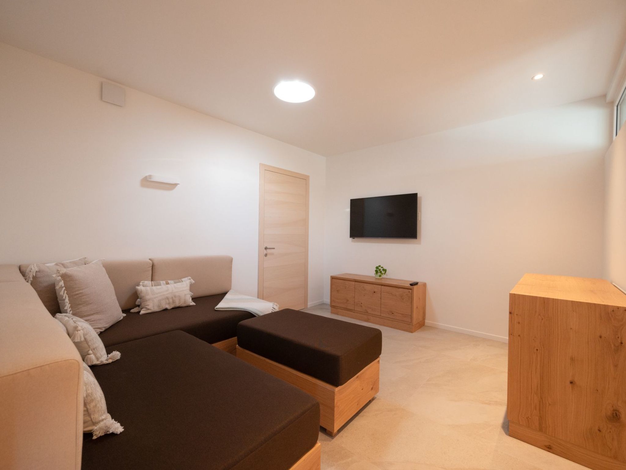 Alleinstehende Villa mit Pool und Traumaussicht-Inside