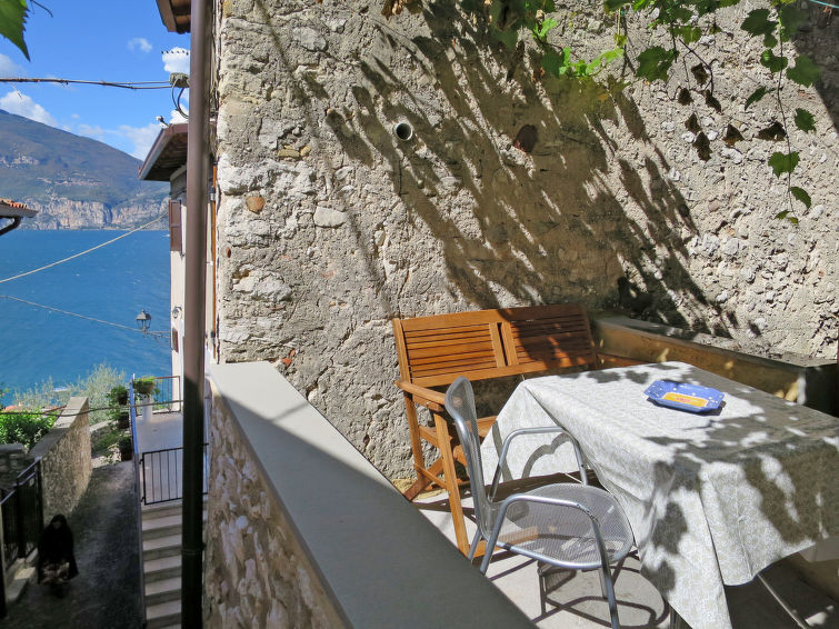 Search and Stay destination Brenzone sul Garda, Veneto - Italy from AU$ 139. Casa Vigna