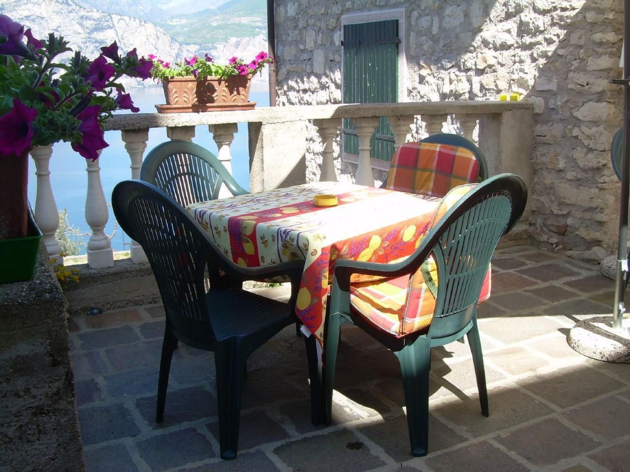 Mit Blick auf das Wasser-Binnen