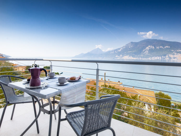 Search and Stay destination Brenzone sul Garda, Veneto - Italy from AU$ 200. La Maison Blanche