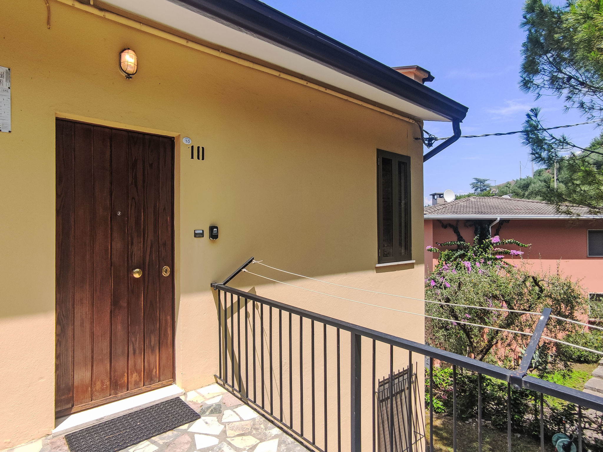 Tognella-Outside