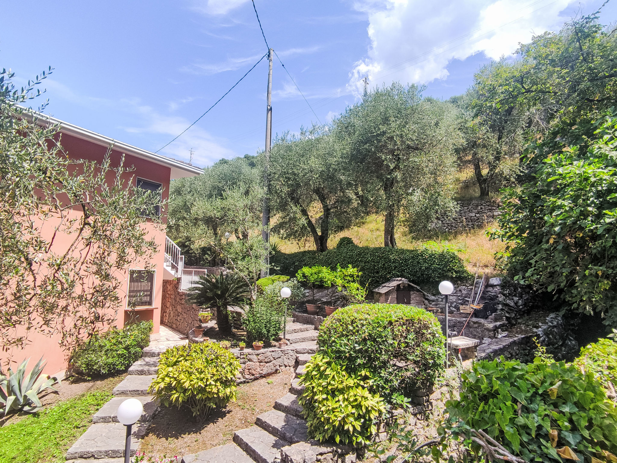 Tognella-Outside