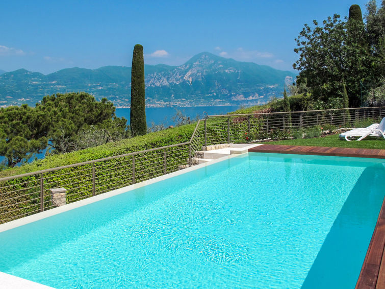 Search and Stay destination Torri del Benaco, Veneto - Italy from AU$ 183. Gianni