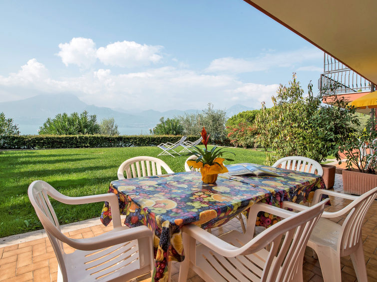 Op 800 m van het strand: appartement met meerzicht in Torri del Benaco · 5 pers. in Torri del Benaco