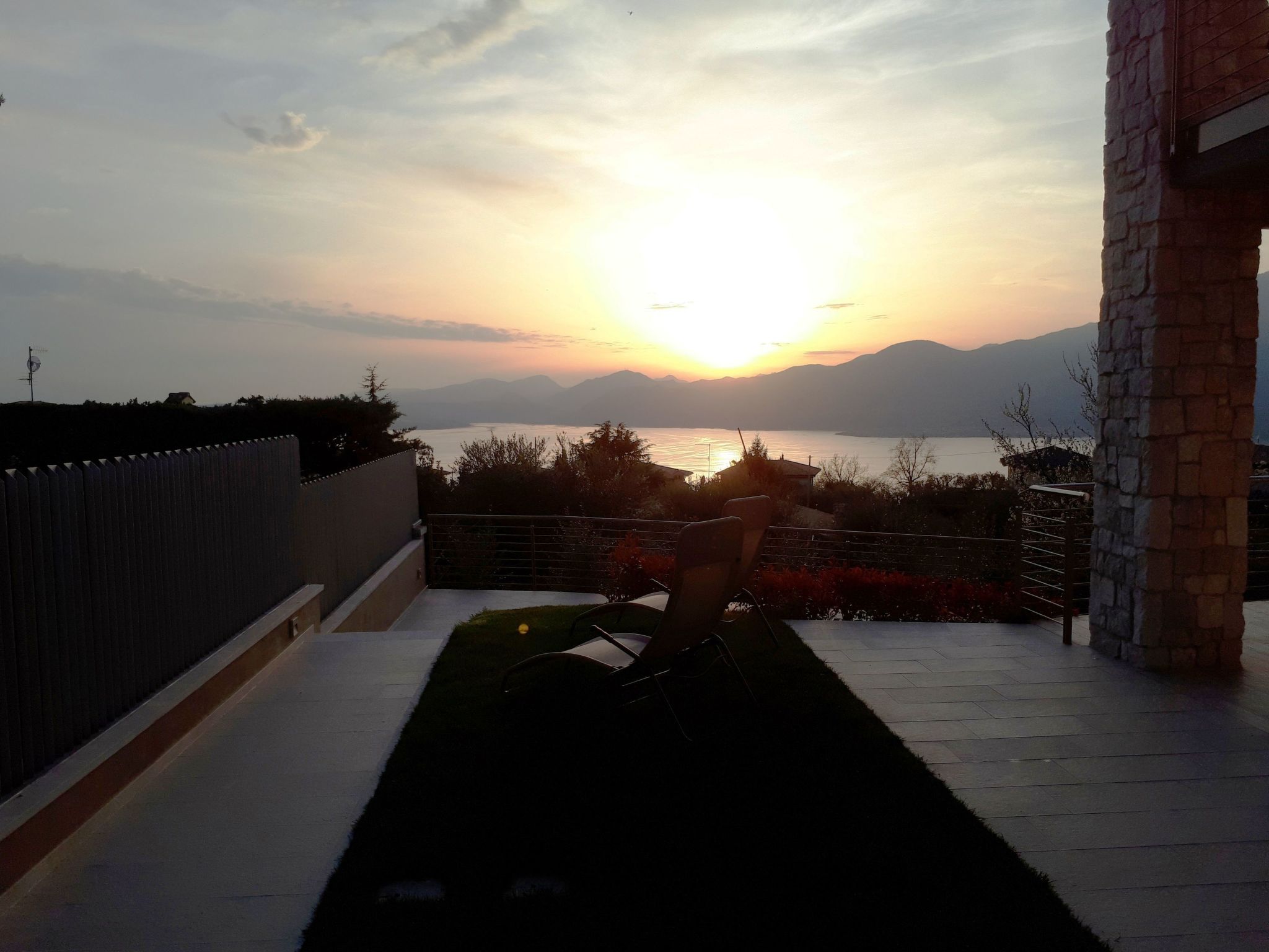 Flacher Sonnenaufgang-Binnen