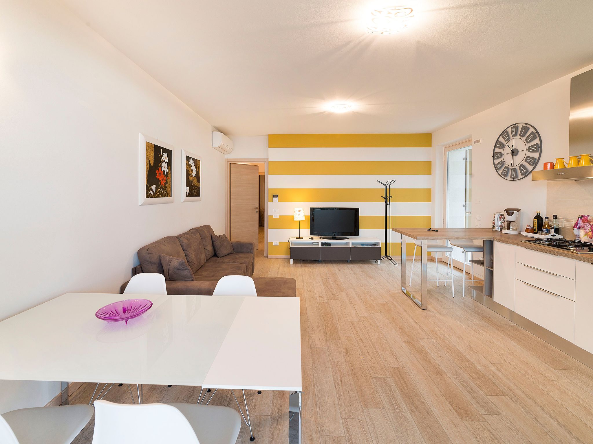 Flacher Sonnenaufgang-Binnen